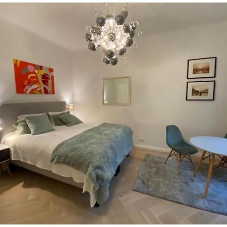 Design Apartment In A Former Monastery Wenen Buitenkant foto